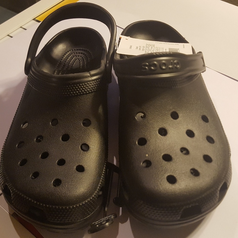 MEN CROCS